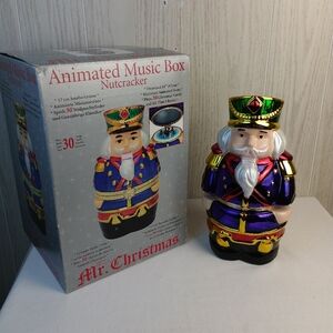 VTG Mr. Christmas Oversized Nutcracker Animated Music Box (30 SONGS) W/box 2006.